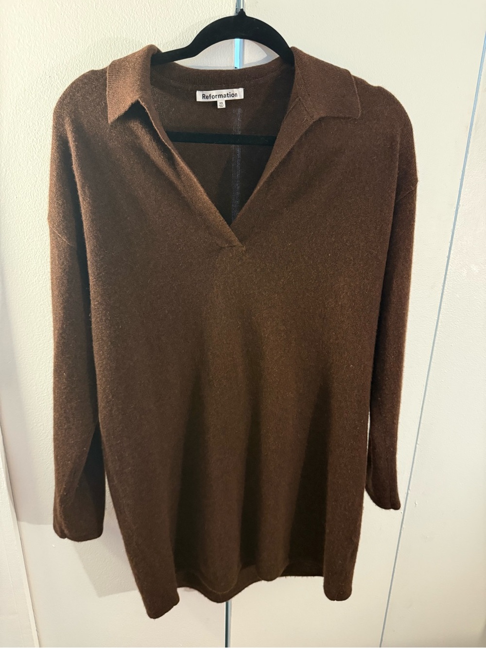 Cashmere Reformation Chocolate Brown V-Neck Collared Sweater